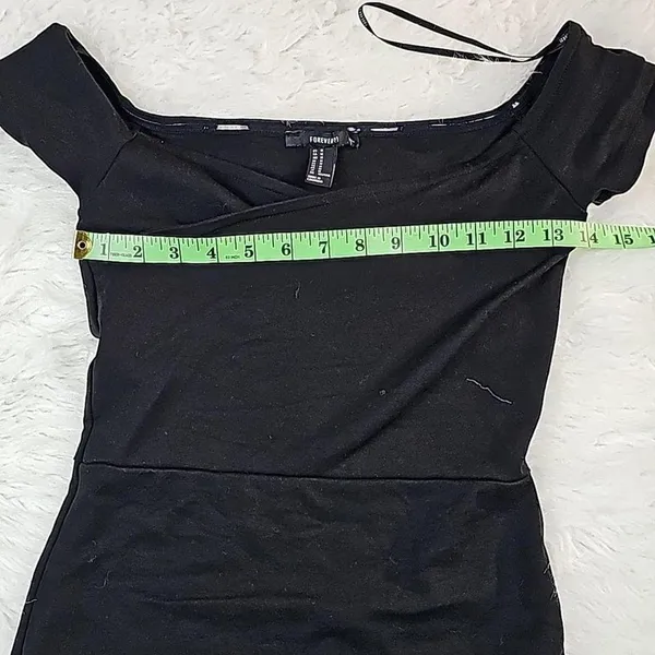 Forever 21 -728 Bodycon Dress Short Sleeve V Neck Fitted‎ Mini Dress Size Medium - Image 5