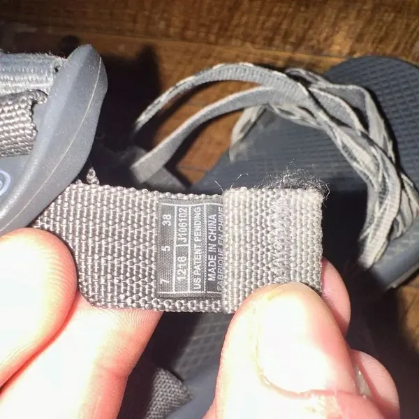Chacos gray double strap classic size 7 hiking sandals - Image 5