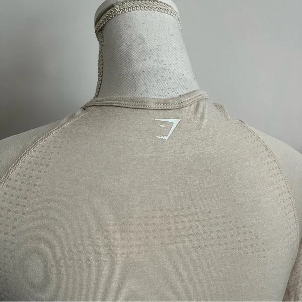 Gymshark • Cream Cropped Long Sleeve Workout Top - Image 6