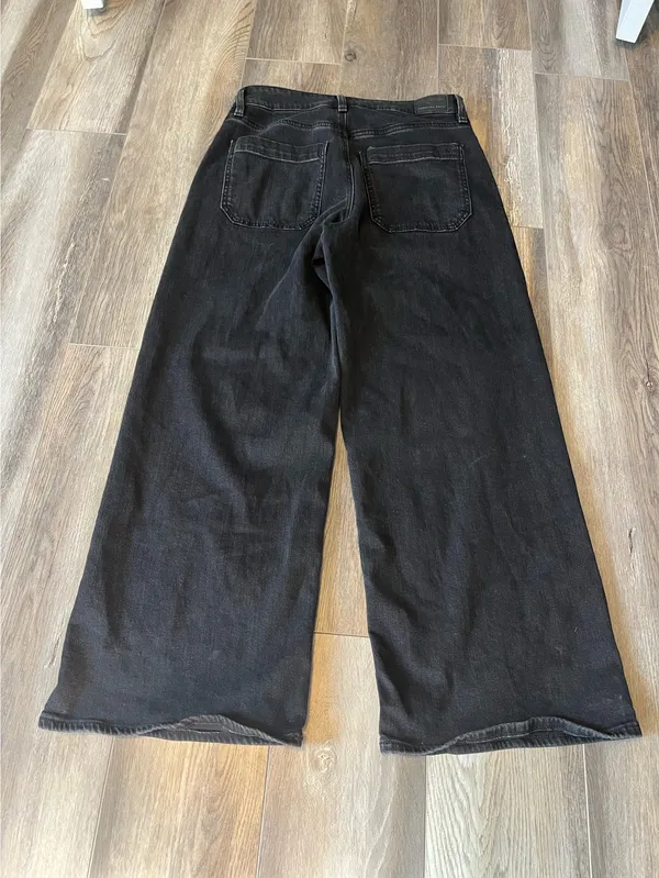 American Eagle Super High Rise Baggy Wide Leg Jeans - Image 4