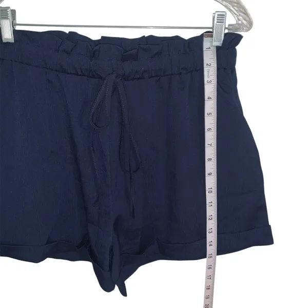 Unbranded navy blue women’s short size XL measurements in description & picture - Image 3