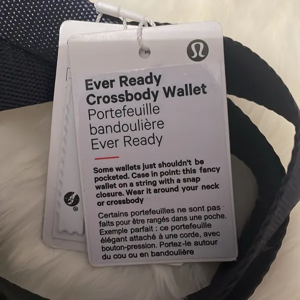💙💖 NWT Lululemon Ever Ready Crossbody Wallet - Image 4