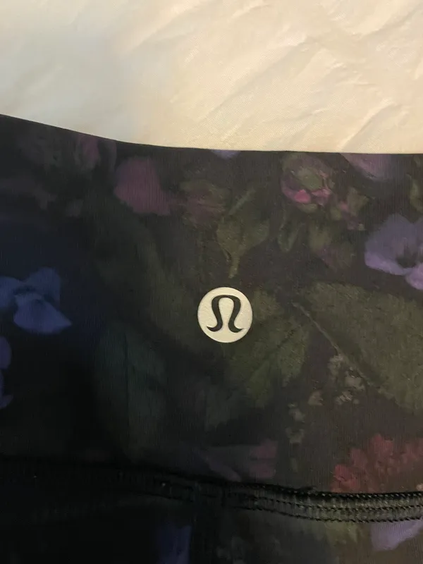 Lululemon Leggings Size 4 - Image 3