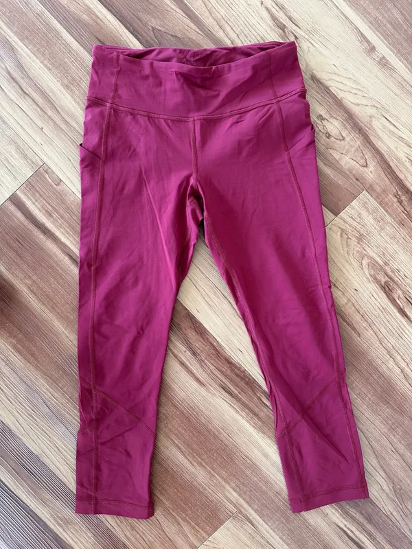 LULULEMON Pace Rival Crop *22" in Ruby Wine Sz. 6 - Image 6