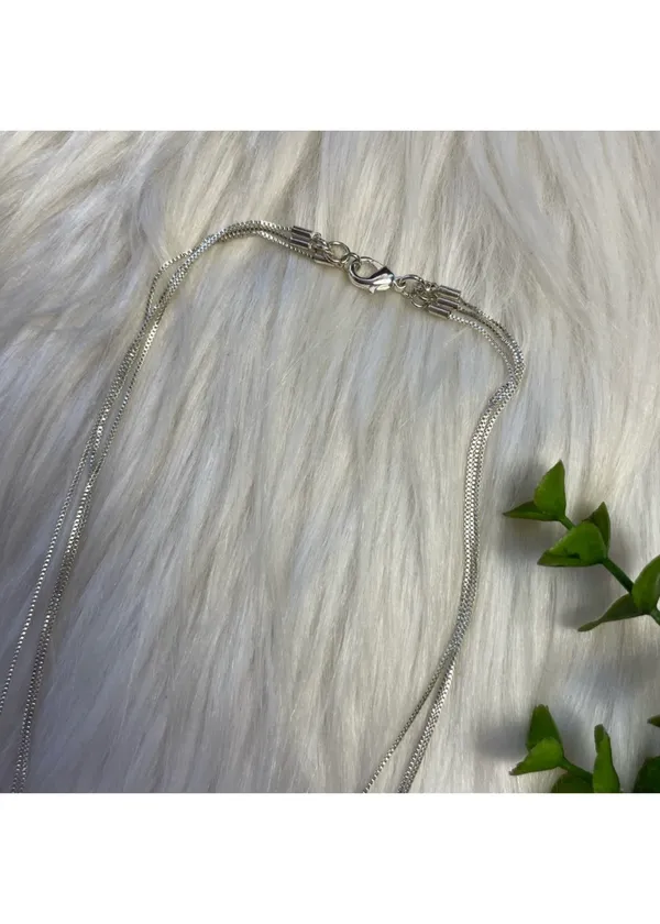 Tripple pearl layered silver tone necklace - Image 4