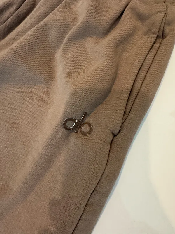 Accolade Alo Yoga Sweatpants Gravel - Image 4