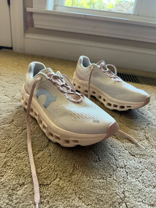 Color Moon OnClouds Cloudmonster shoes 8.5   - Image 3