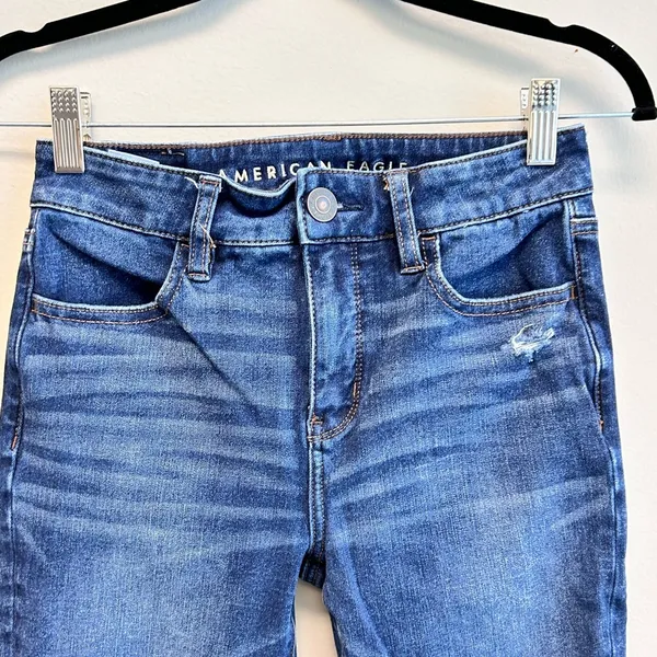American Eagle Hi-Rise Distressed Jegging Size 2 - Image 9