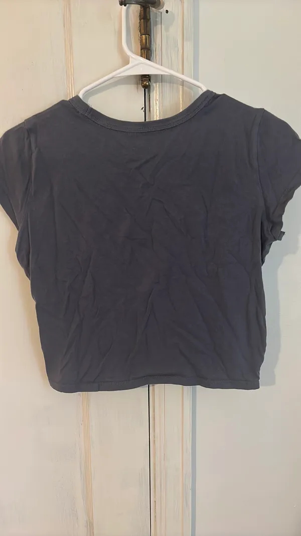Hollister Purple Blue Graphic T-shirt Small - Image 4
