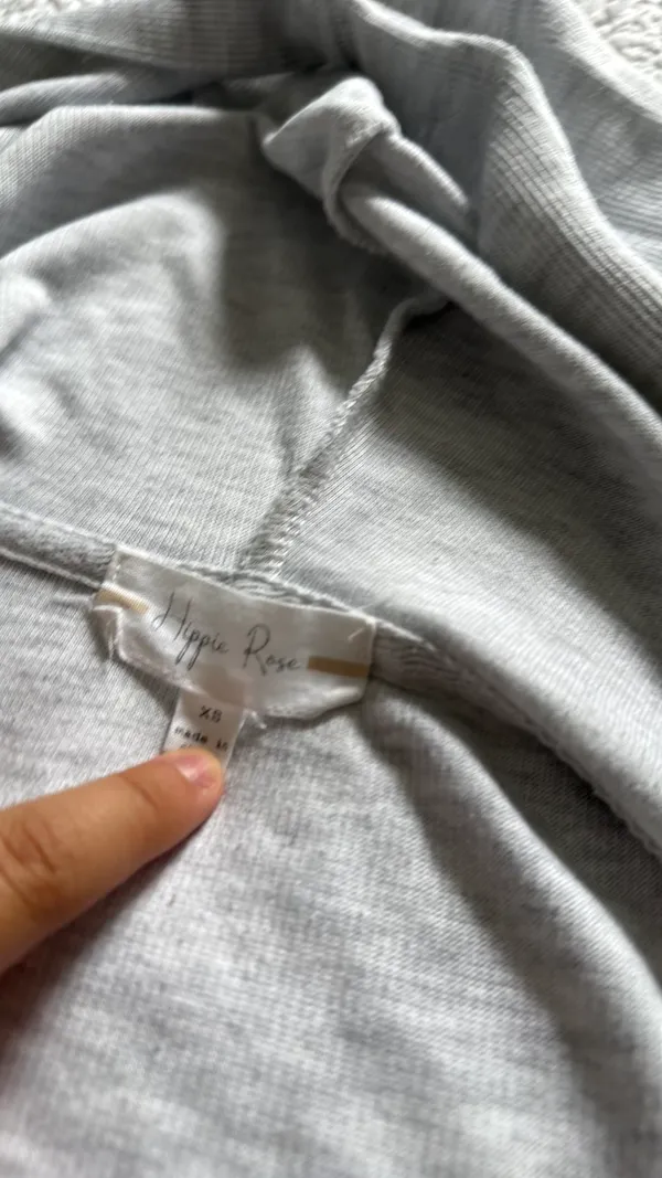 Light gray cropped sweater  - Image 3