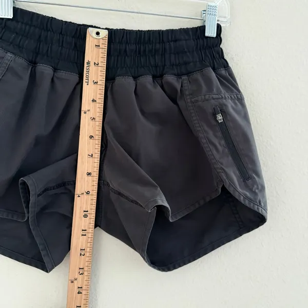 Lululemon Run Track Attack Running Shorts Black Athletic Women's Size 6 - Image 14
