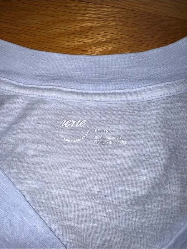 Aerie V-Neck Cropped Tee - Image 2