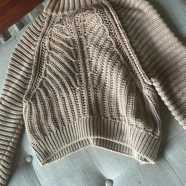 Free People Chunky Knit Turtle‎ Neck Cropped Sweater Size Small - Image 4
