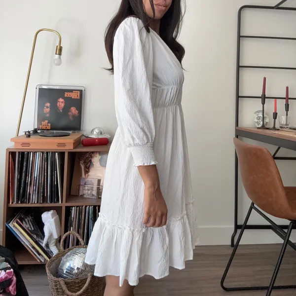 Calvin Klein White Textured V-Neck Midi Dress Smocked Waist‎ Size 6 - Image 5