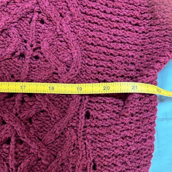 Free People‎ Burgundy Cross My Heart Cable Knit Sweater Raw Edges Size EUC - Image 4
