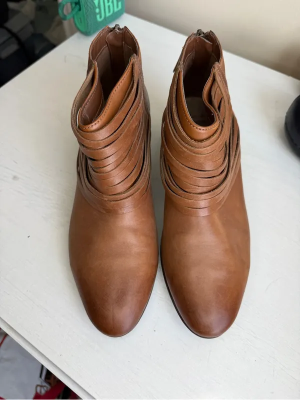 Clarks | Spye Celeste Booties Sz 7.5 Strap Detail Low Heel - Image 4