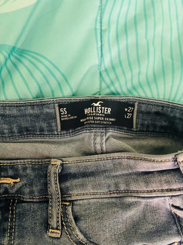 Hollister Short High-Rise Super Skinny Jeans - Image 4