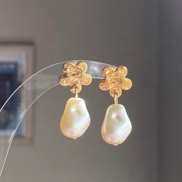 Handmade gold stainless flower baroque pearl dangle dangle earrings🌼 - Image 5