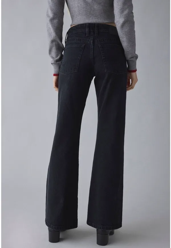 Urban Outfitters BDG Relaxed Low Rise Bootcut Jeans - Image 2
