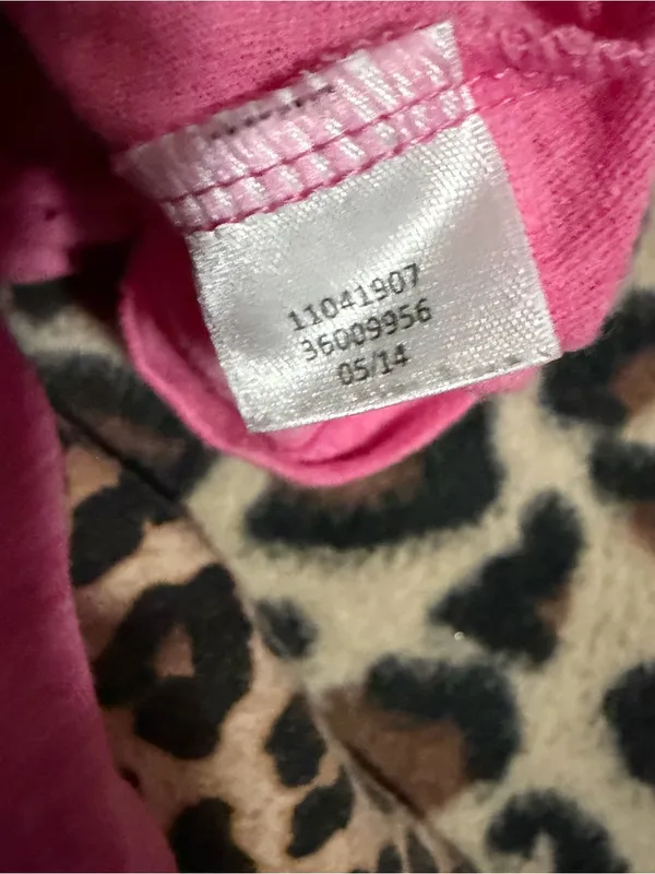 2000s vintage style 2014 victoria secret pink tank top with leopard print bra - Image 8