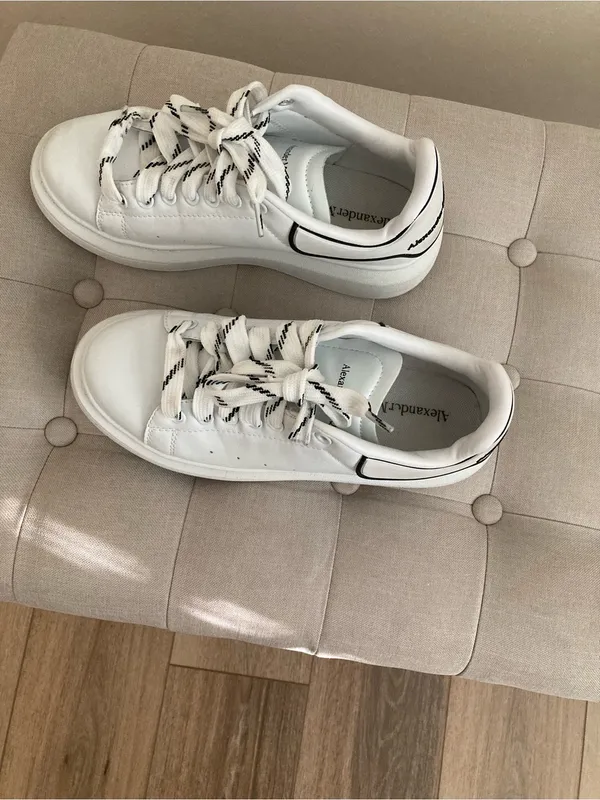Alexander McQueen White Leather Sneakers with Black Trim - Image 6