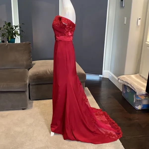 Women’s Deep Red Full Length Prom Party Formal Dress with Small Train Size 4 NWT - Image 3
