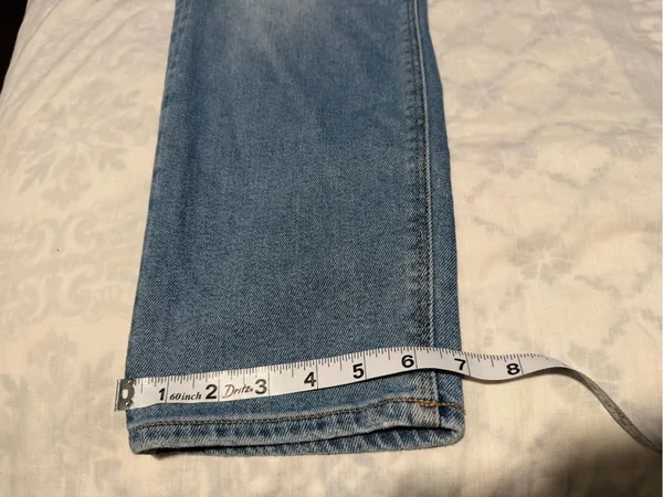 American Eagle Outfitters Women's Light Wash mom jeans size 10 short - Image 10