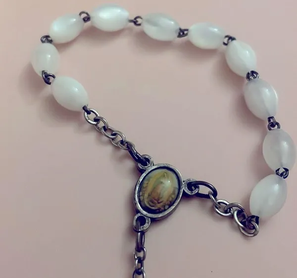 Mini rosary purse charm pearlescent small - Image 5