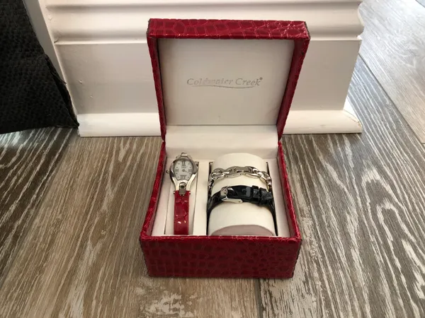 Coldwater Creek NIB Wristwatch Set W Interchangeable Leather & Chain Straps - Image 2