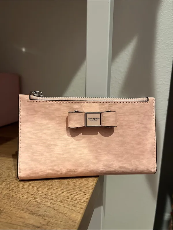 Kate Spade Morgan Bow Embellished Patent Leather Small Slim Bifold Wallet Pink - Image 2