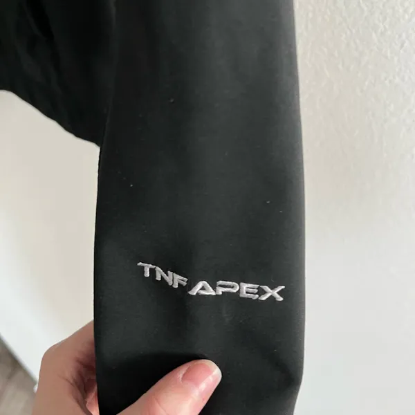 The North Face Apex Bionic Softshell Jacket in black - Image 2