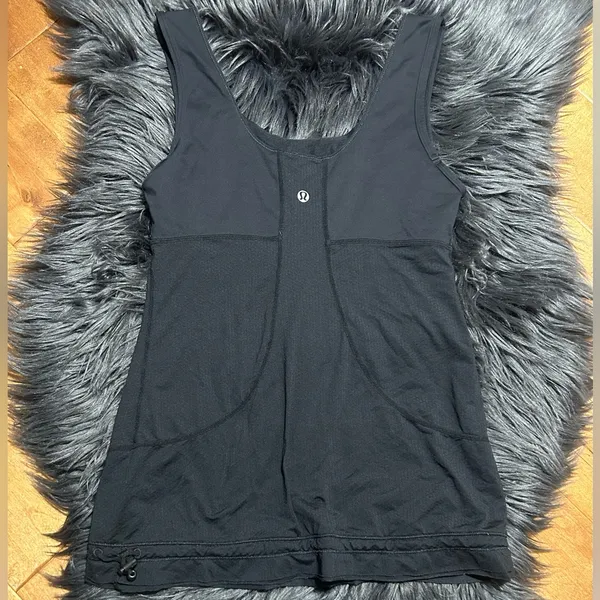 Lululemon YOGA TANK TOP Women's Black Sleeveless Top Size 4 - Image 3