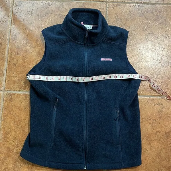 Vineyard Vines fleece vest size XS - Image 7