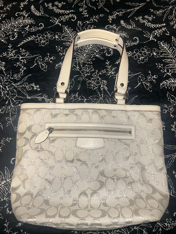 COACH White and Silver Shimmer Signature C Shoulder Purse - Image 12
