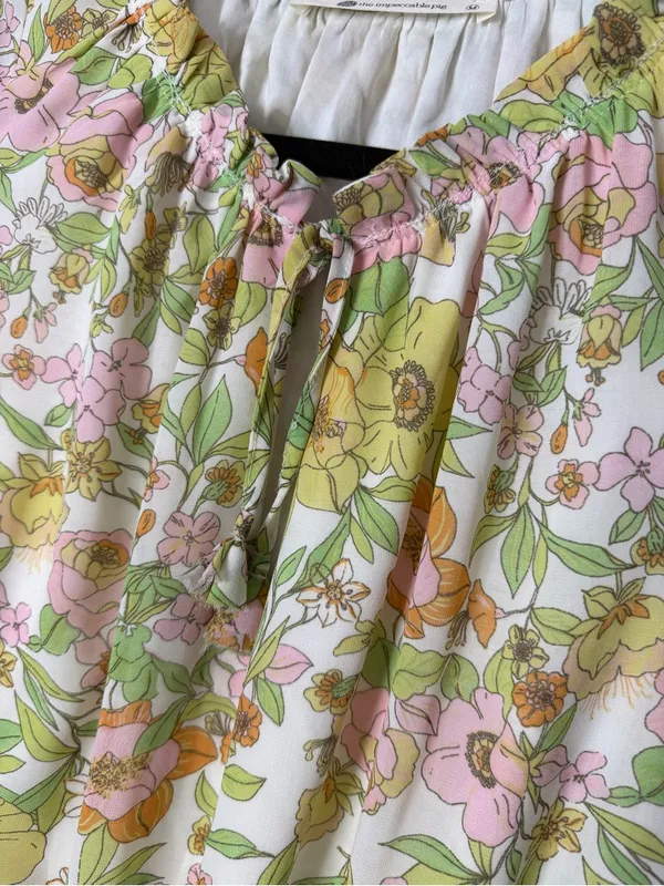 Impeccable Pig Floral Dress Tiered Bottom Keyhole Neckline Womens Size Medium - Image 4