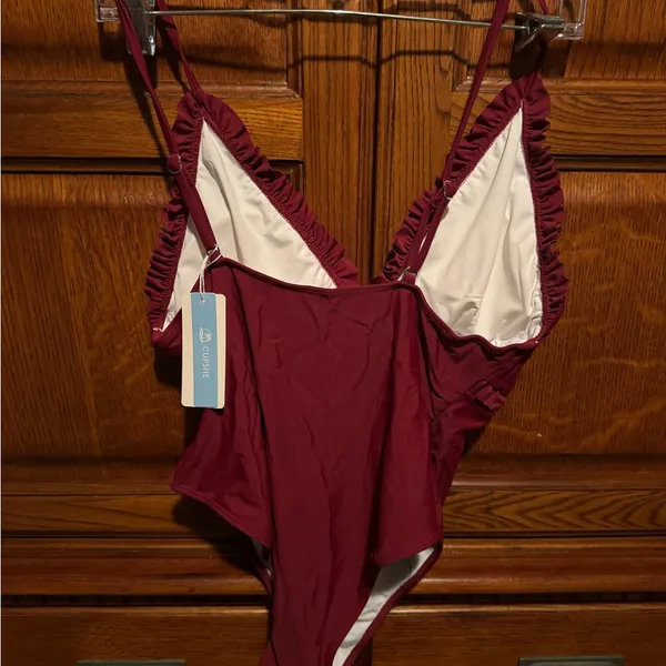 Cupshe Burgundy Ruffled One-Piece Swimsuit - Image 5