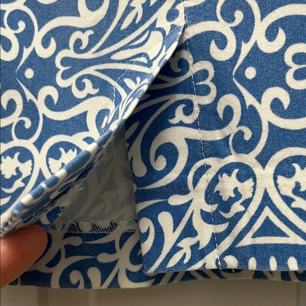 Lulu-B Stylish Blue and White Swirl Patterned Mini Skirt - Size 2 - Image 8