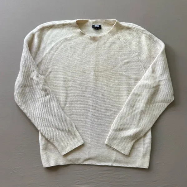 Uniqlo 3D Knit Crew Neck Sweater - Image 2