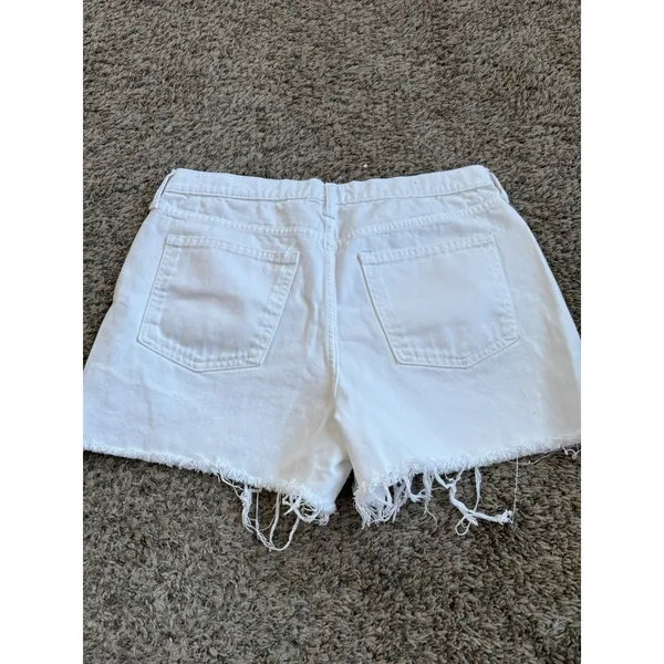 Universal Threads Women's White Denim Boyfriend Shorts 10R Mid Rise Pockets - Image 4