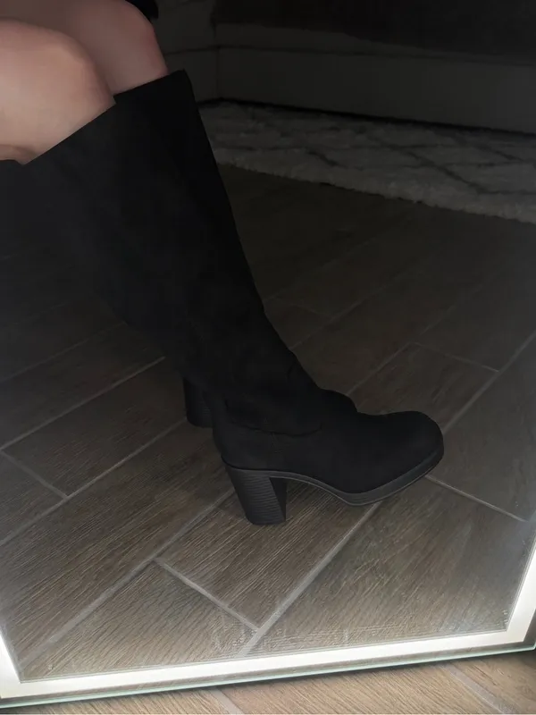 Chelsea & Violet Black Knee-High Block Heel Boots - Image 2
