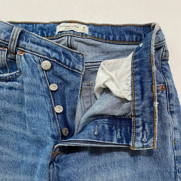 Abercrombie & Fitch 90s High Rise Straight Leg Jeans Size 26 - Image 5