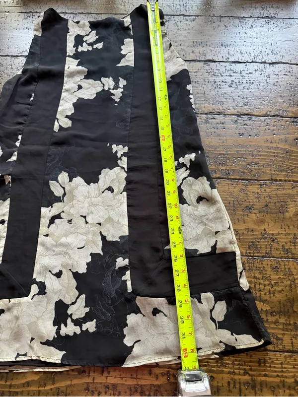 FARM Rio Black & White Floral Chiffon Shift Dress - Size M Like new! - Image 3