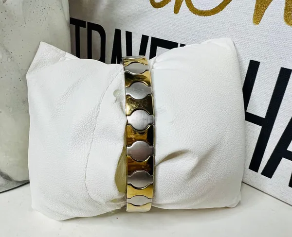 Timex Gold & Silver  Watch - Image 3