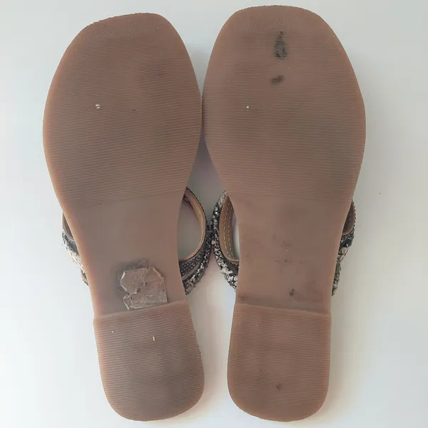 Chinese Laundry Women's Snakeskin Sandals Size 7.5 - Image 5