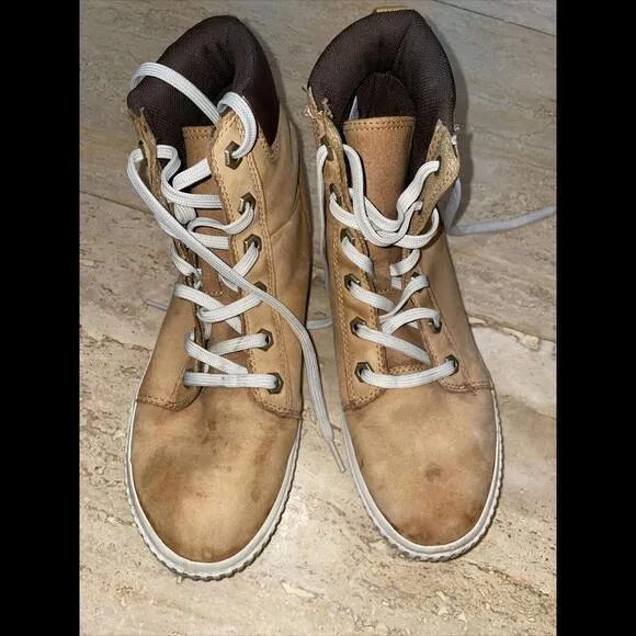 Timberland Women's Skyla‎ Bay Hiking Boot Size 7 - Image 2
