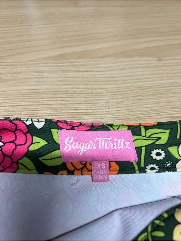 Sugar Thrillz Modern Love Floral Mini Skirt Green Retro 70s XS - Image 7