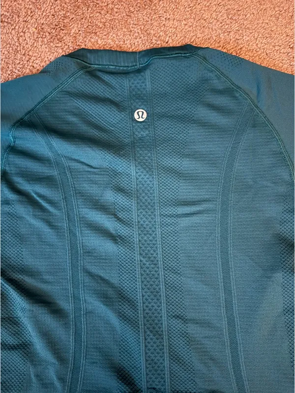 Lululemon Swiftly Tech Short Sleeve 4 - Image 4