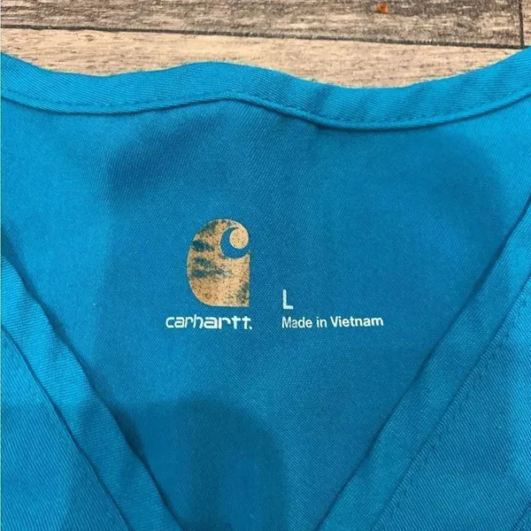 Carhartt Women’s Scrub Top Size Large - Image 2