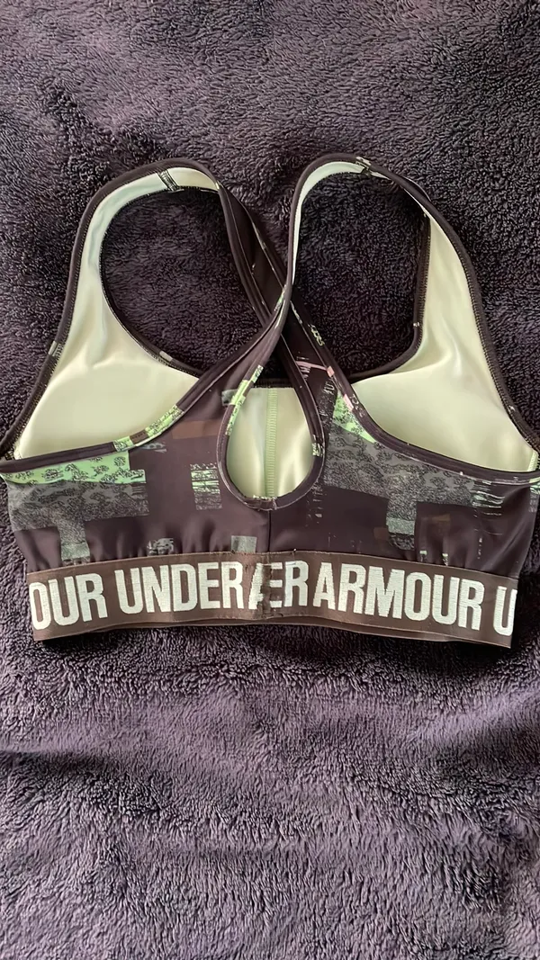 Under Armour Women’s Sports Bra S/M - Image 2