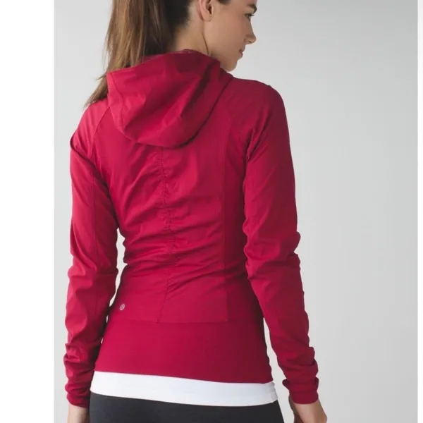 Lululemon | Women's‎ In Flux Reversible Ribbed Hooded Jacket, Cranberry, Size 4 - Image 2